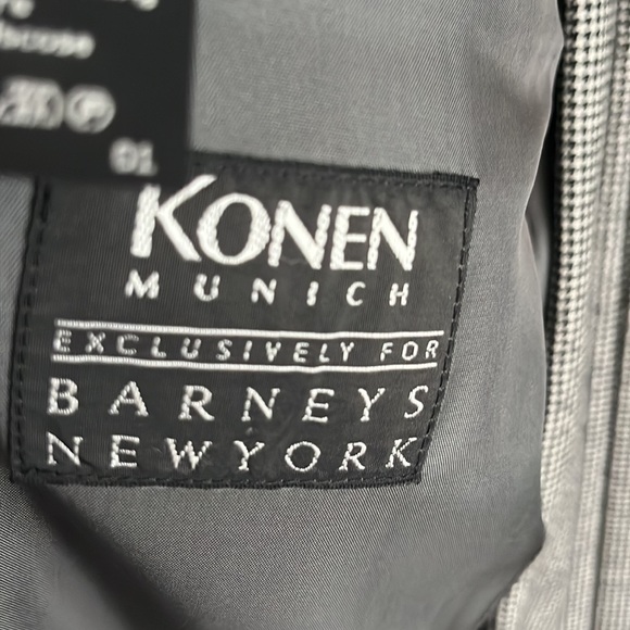 Men’s Suit. 42Extra Long. Black and white houndstooth. Konen for Barney’s NY - Picture 2 of 9